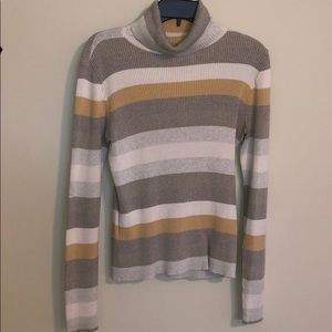 Large Gap turtleneck